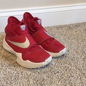 Red Nike Hyperrevs size 4.5
